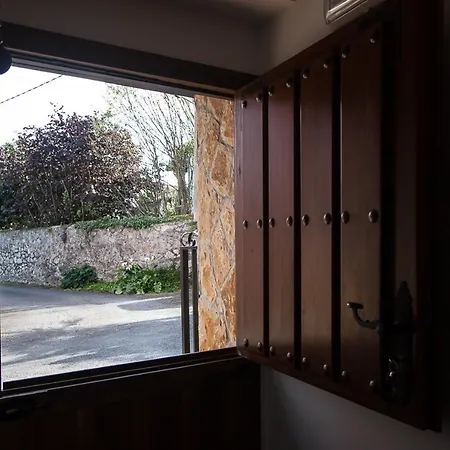 Busgosu, Casa En Poo De Llanes