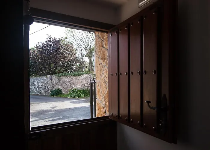 Busgosu, Casa En Poo De Llanes