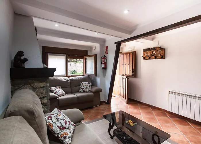 Holiday home Busgosu, Casa A 300 M De La Playa De Poo Vv-993-as *