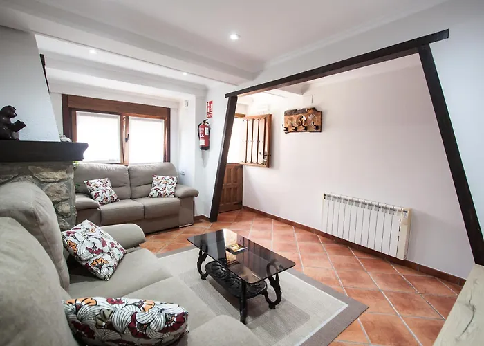 Holiday home Busgosu, Casa A 300 M De La Playa De Poo Vv-993-as *